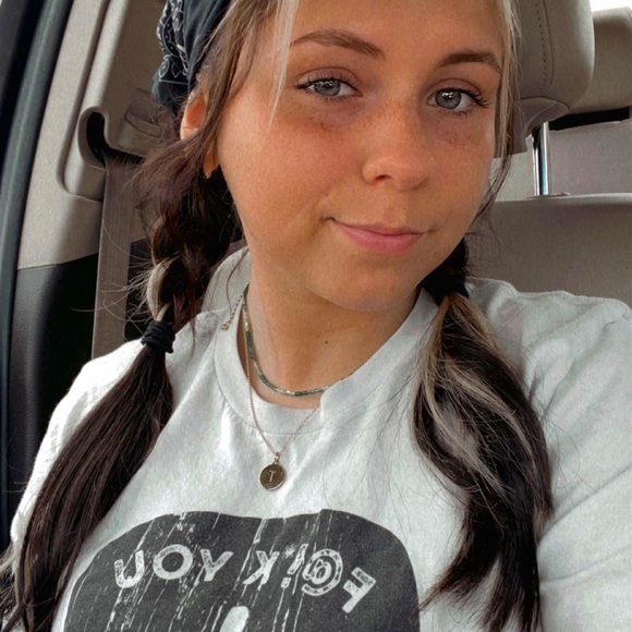 Meet your Posher, Alizabeth - Picture 5 of 5